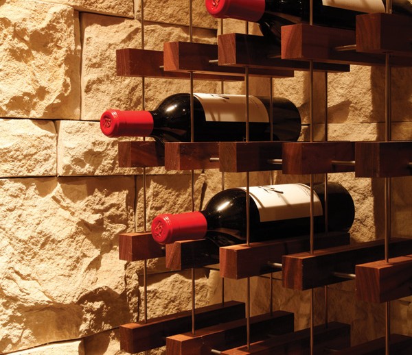 ES_Cut-Coarse-Stone_Oyster_int_wine-cellar_close-up