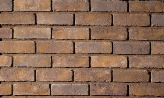 TundraBrick is a classically shaped profile with all the surface character you could want. Slightly squared edges are chiseled and worn as if theyd braved the elements for decades. TundraBrick is roughly 2.5in high and 7.875in long. Corners available.